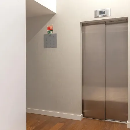 Stunning With Balcony By Lovelystay Apartament *