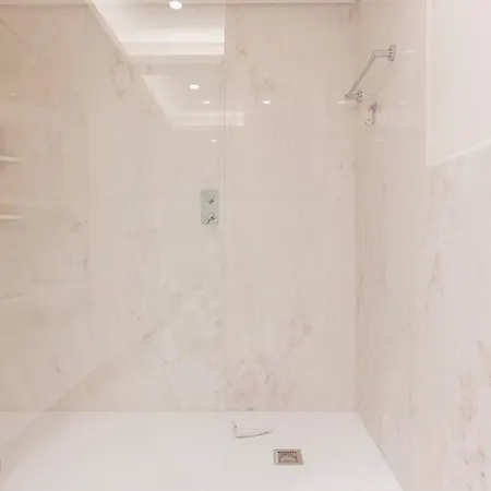Stunning With Balcony By Lovelystay Apartament