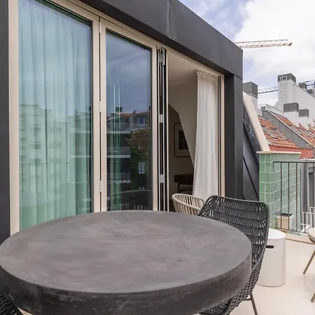 Stunning With Balcony By Lovelystay * 리스본