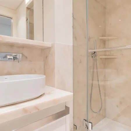 Stunning With Balcony By Lovelystay Apartament Lizbona
