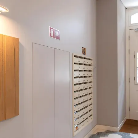 Stunning With Balcony By Lovelystay Apartamento