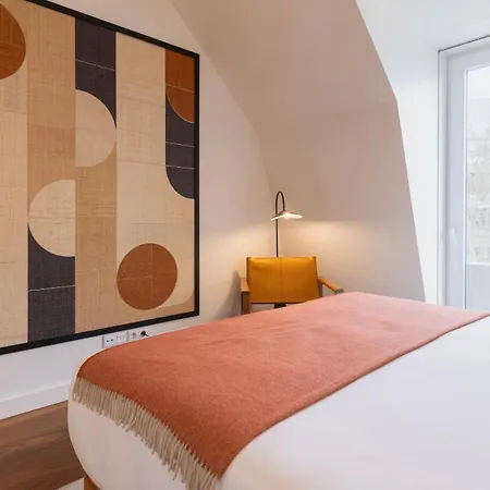 Spacious 2Br With Balcony By Lovelystay *
