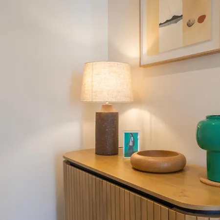 Stunning With Balcony By Lovelystay *