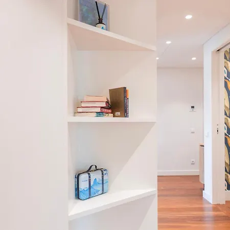 Stunning With Balcony By Lovelystay Lisbon