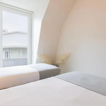 Stunning With Balcony By Lovelystay * Lisbon