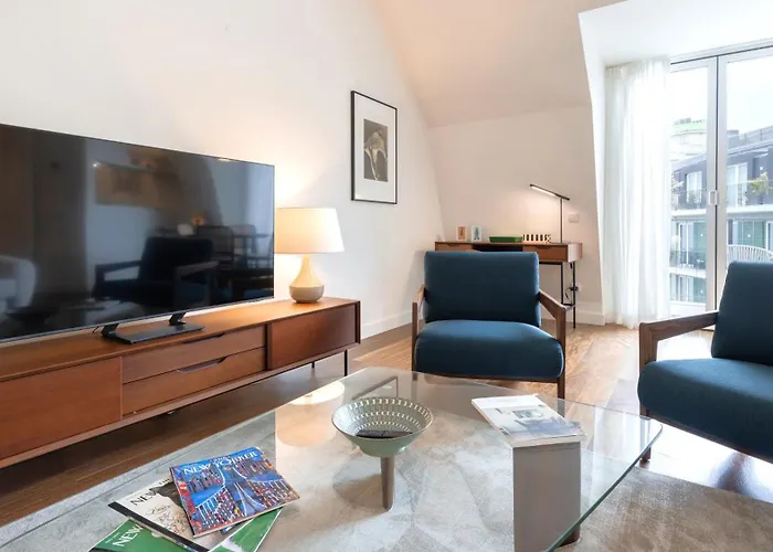 Stunning With Balcony By Lovelystay Lisboa