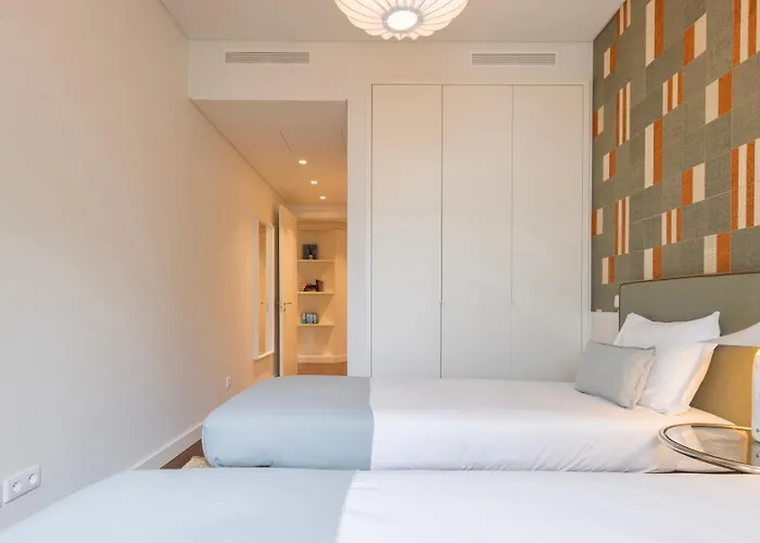 Apartman Stunning With Balcony By Lovelystay *