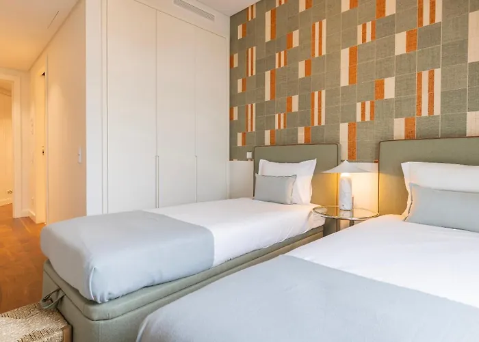 Stunning With Balcony By Lovelystay Apartman