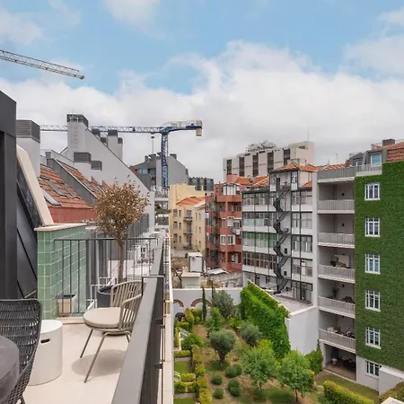 Stunning With Balcony By Lovelystay Lizbona