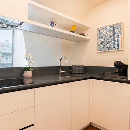 Stunning With Balcony By Lovelystay Apartament Lizbona