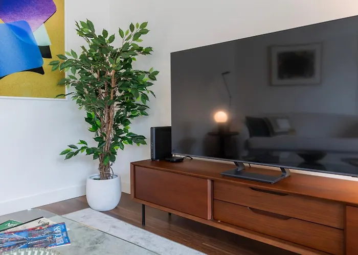 Apartament Stunning With Balcony By Lovelystay *
